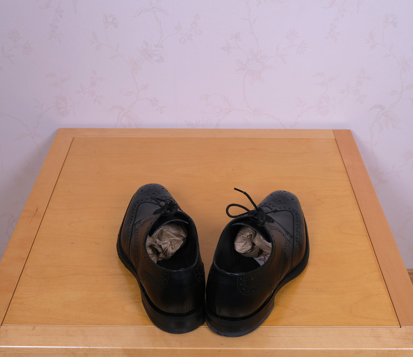 Loake, mustat brogue-kengät, koko 42, Dainite-kumipohjat