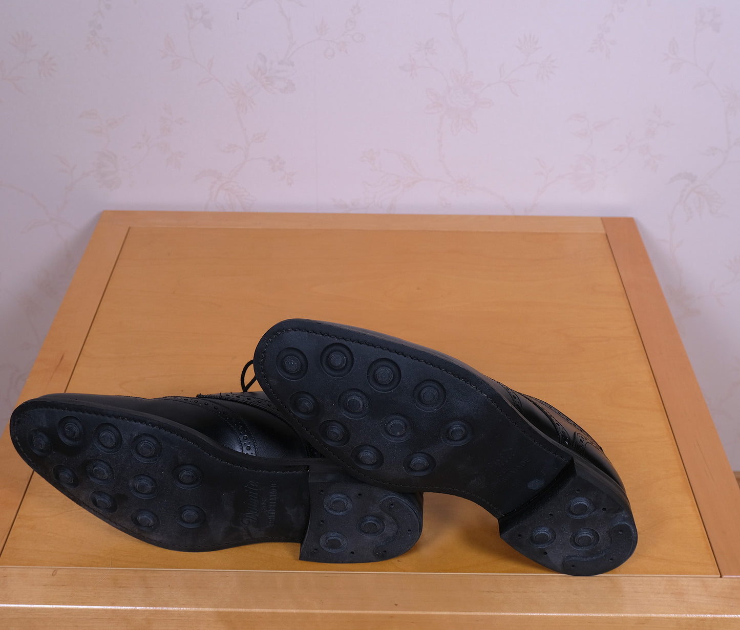 Loake, mustat brogue-kengät, koko 42, Dainite-kumipohjat