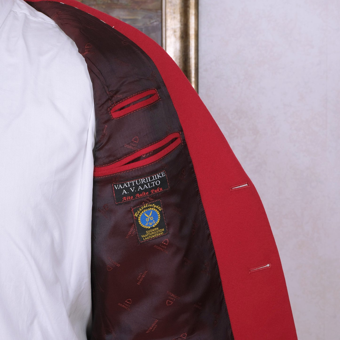 Tailor Aalto, dark red cashmere jacket, size 48EU, oh my!