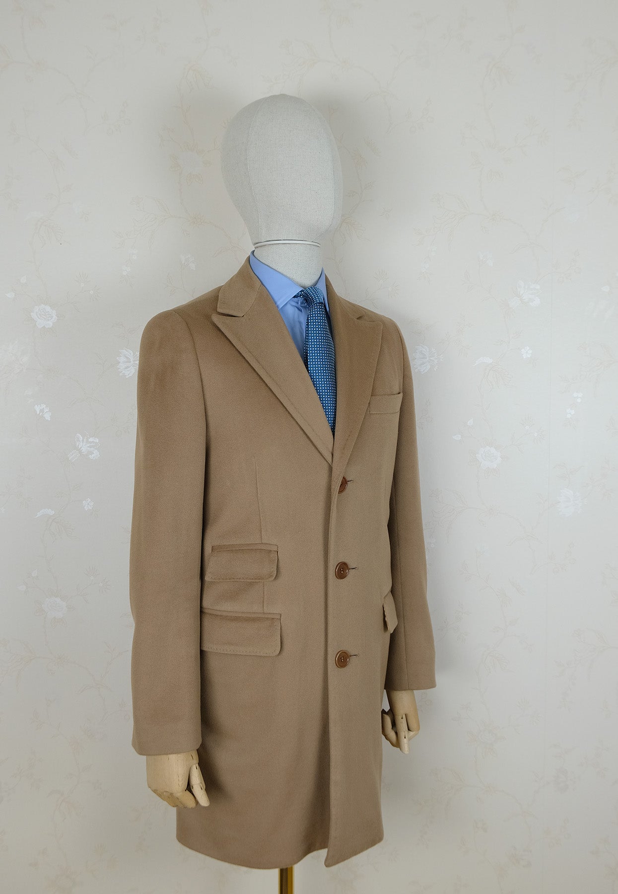Vaatturi Eklund, light brown bespoke coat, size 38UK, Finnish handicraft