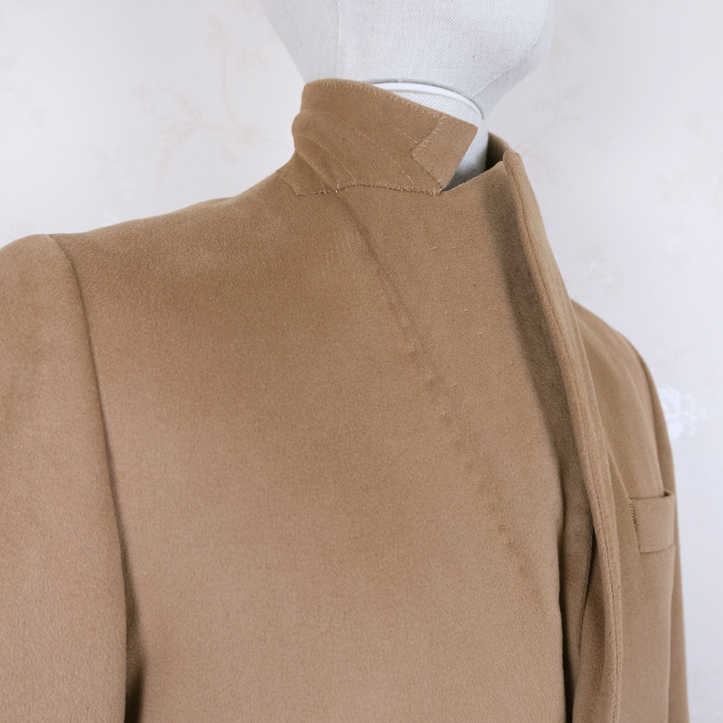 Vaatturi Eklund, light brown bespoke coat, size 38UK, Finnish handicraft