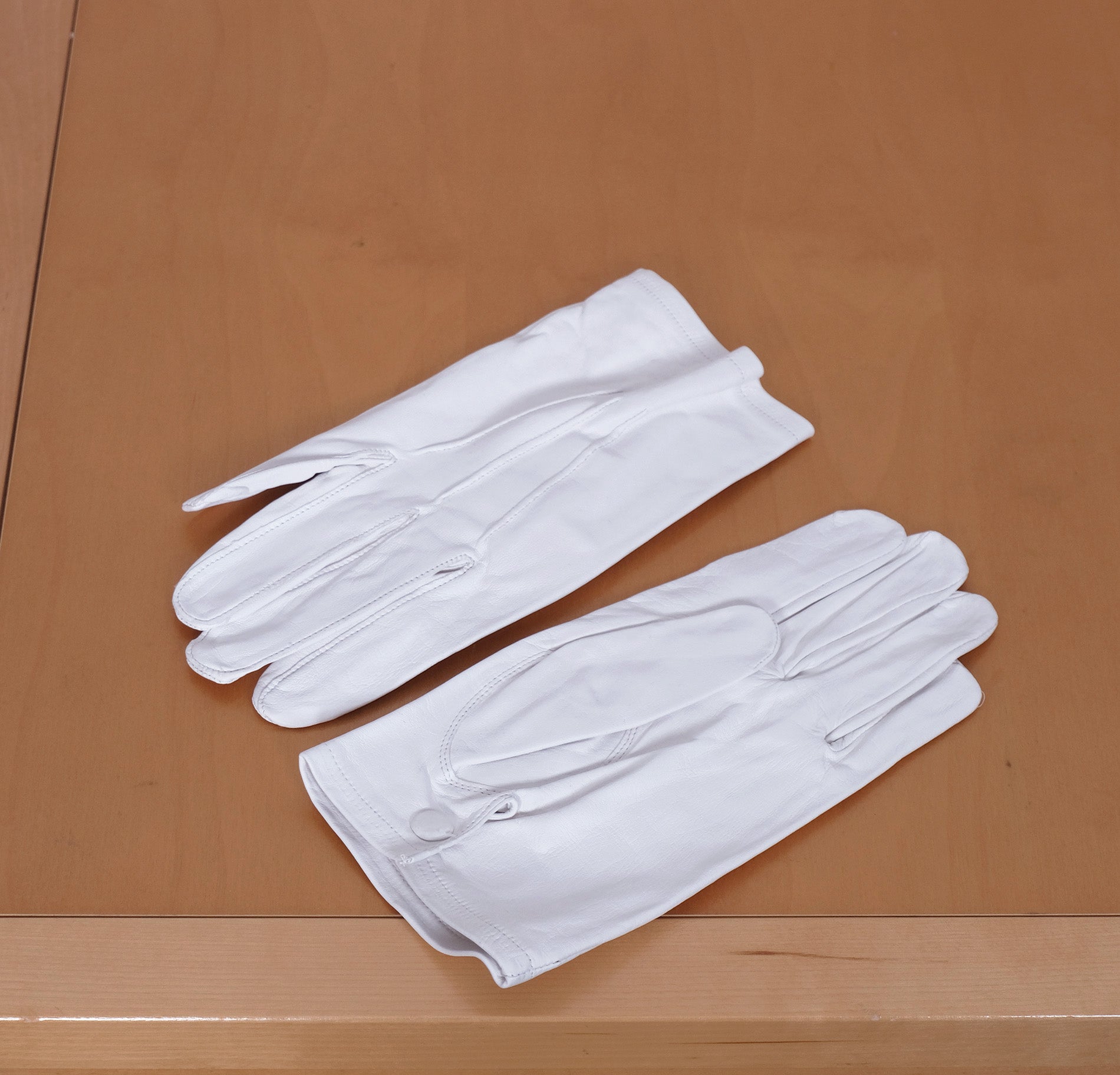 Evening dress gloves, size 10.5, white leather, for large hands – Pukimo  Raivio