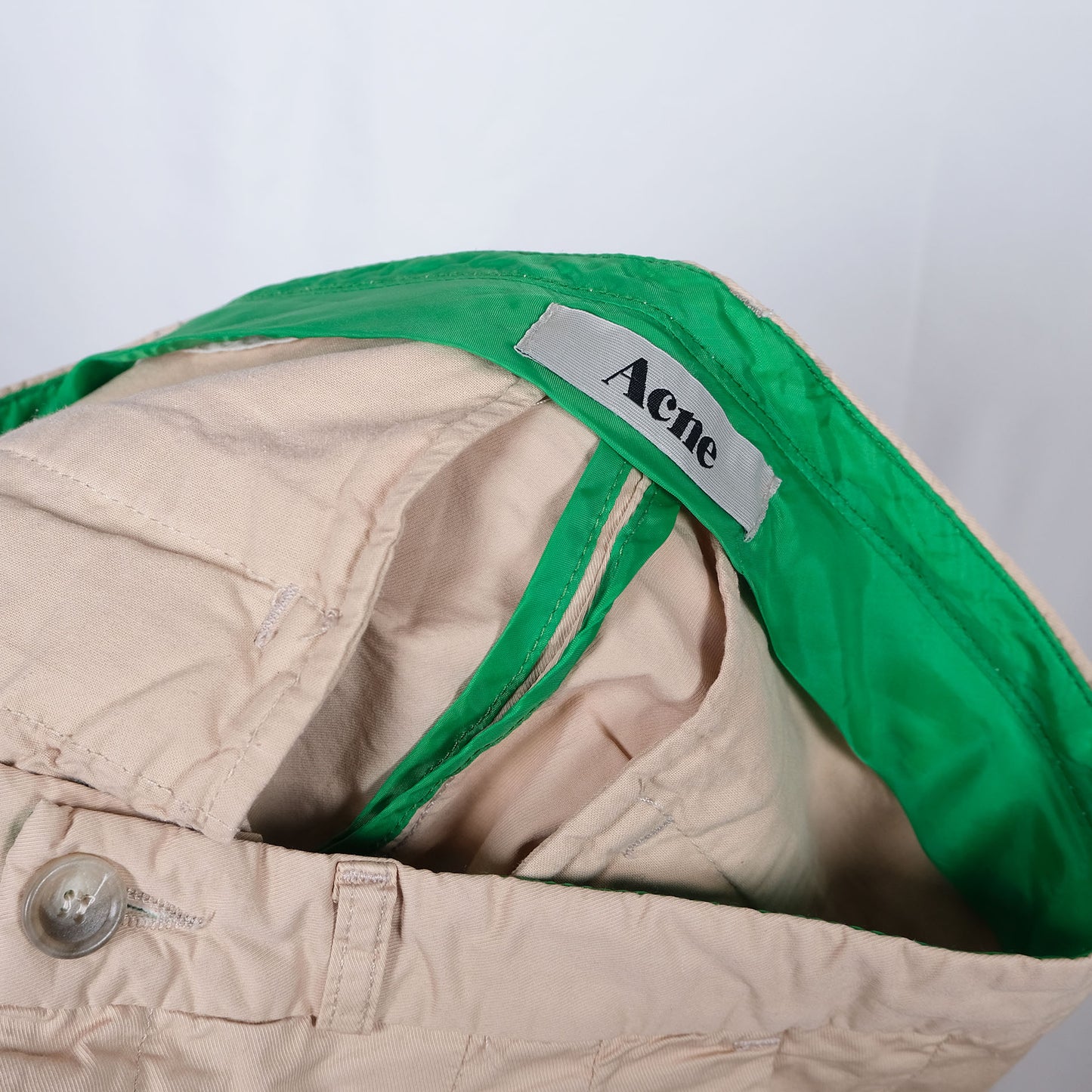Acne Studios, vaaleat shortsit, koko 32''