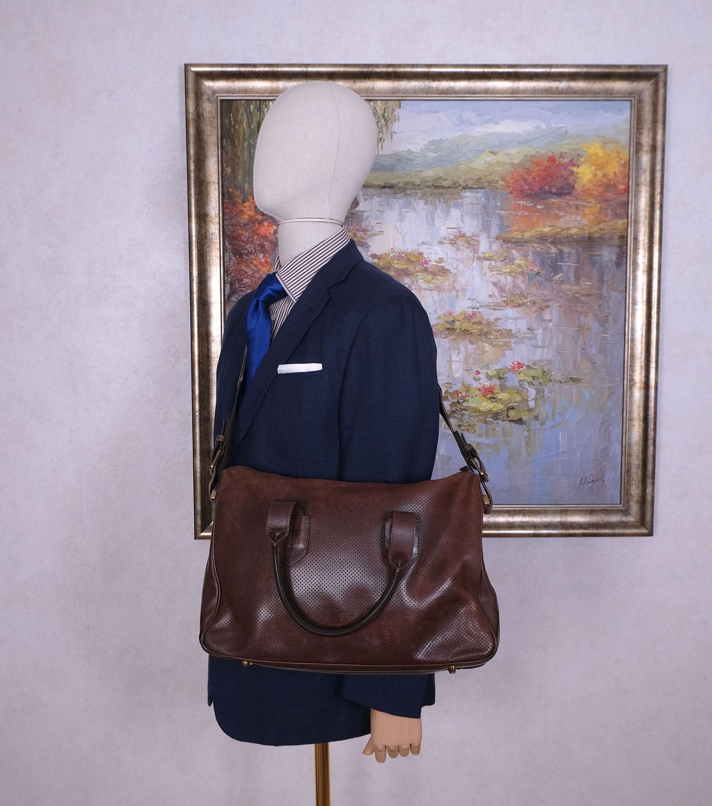 Bill Amberg, ruskea olkalaukku, tehty Englannissa