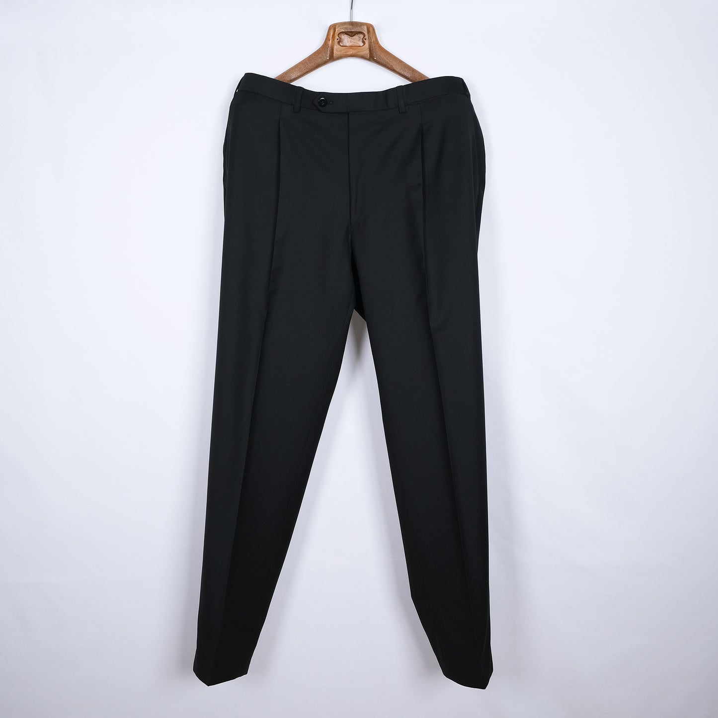 Brioni, käsintehty tumma puku, koko 54/56