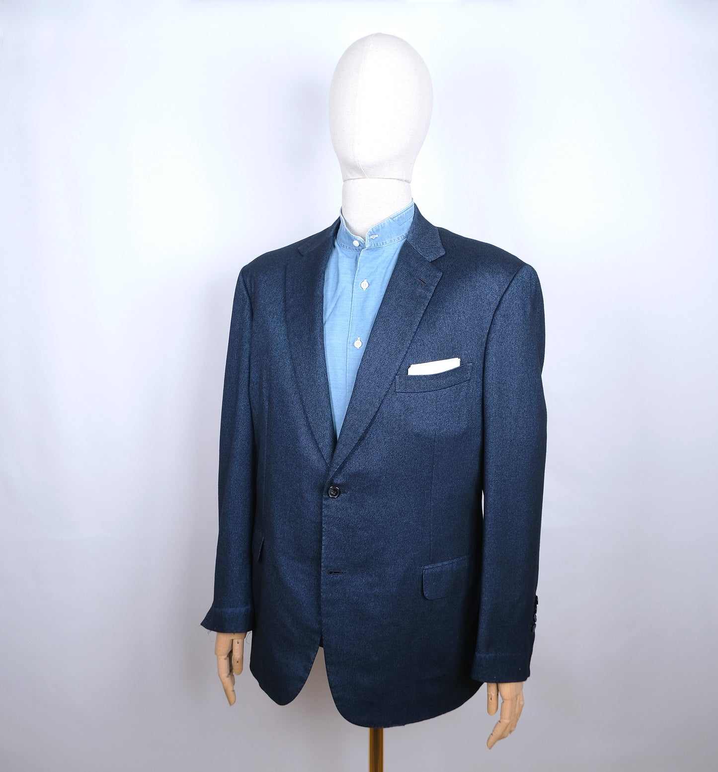 Brioni, sininen irtotakki, koko 58, villa-silkkikangas