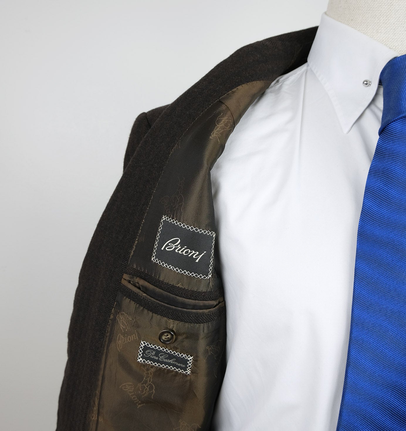 Brioni, ruskea käsintehty irtotakki, kashmirvillaa, koko 54, ovh 5600 e