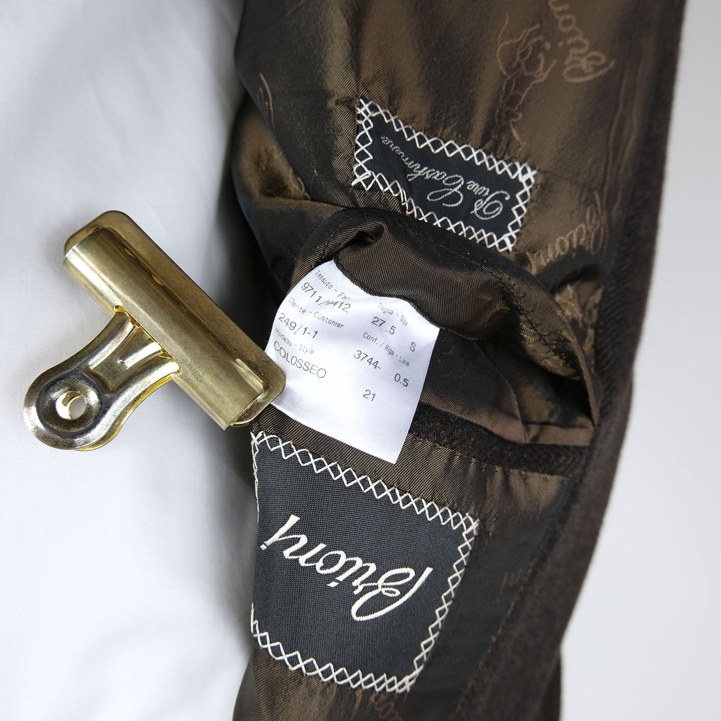 Brioni, ruskea käsintehty irtotakki, kashmirvillaa, koko 54, ovh 5600 e