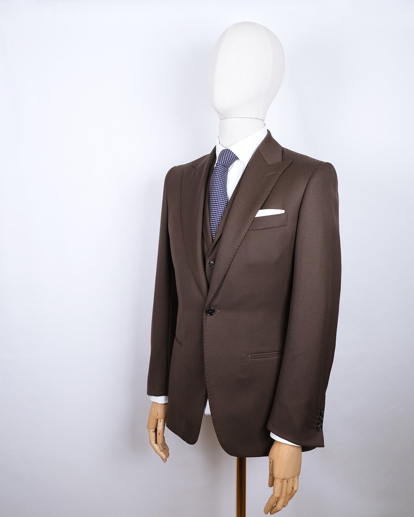 Caine Clothiers, ruskea puku, koko 48, mittatilauspuku