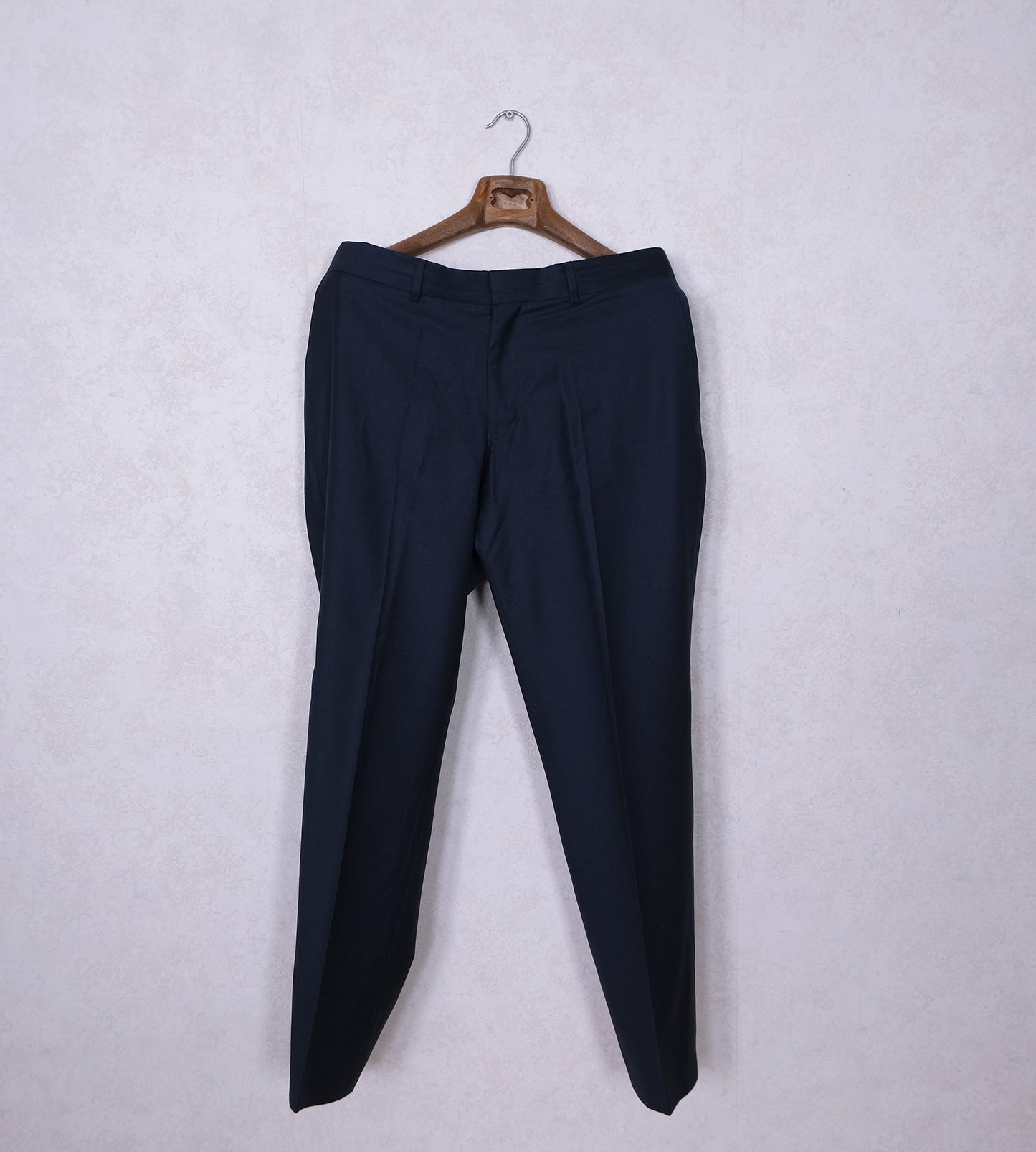 Cavaliere, dark blue suit, size 44UK, fine wool