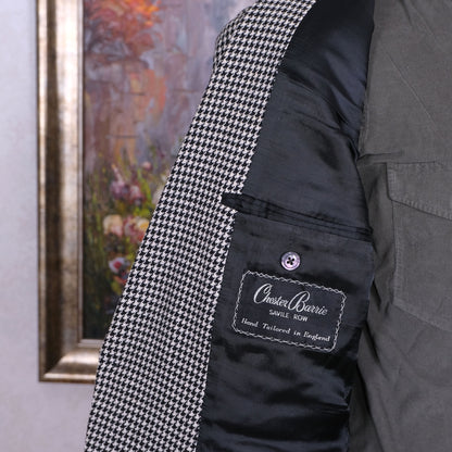 Chester Barrie, käsintehty musta-valkoinen irtotakki, koko 50