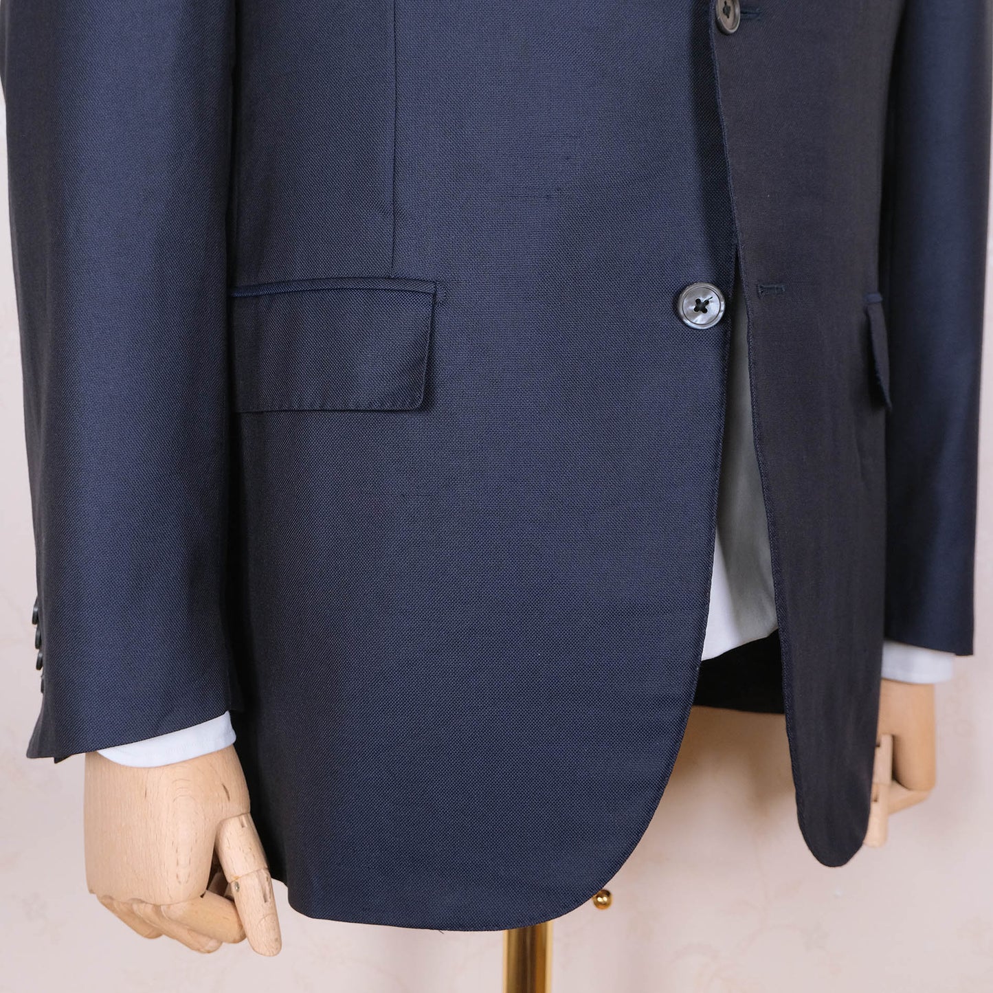 Corneliani, tummansininen irtotakki, koko 52, silkkiä ja villaa