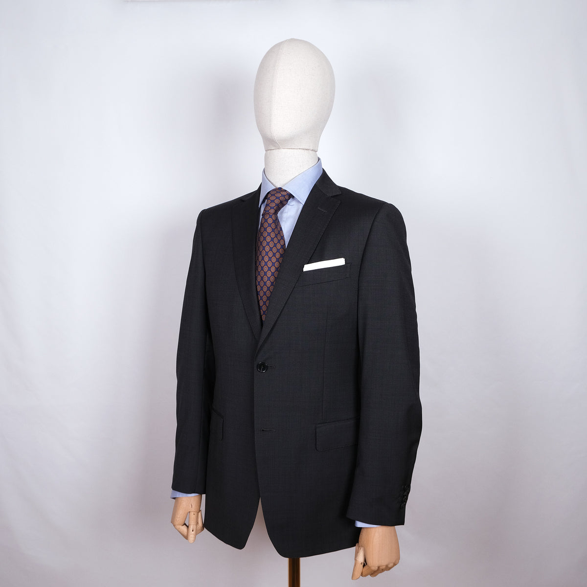 Ermenegildo Zegna, tumma puku, koko 48, hoikka leikkaus