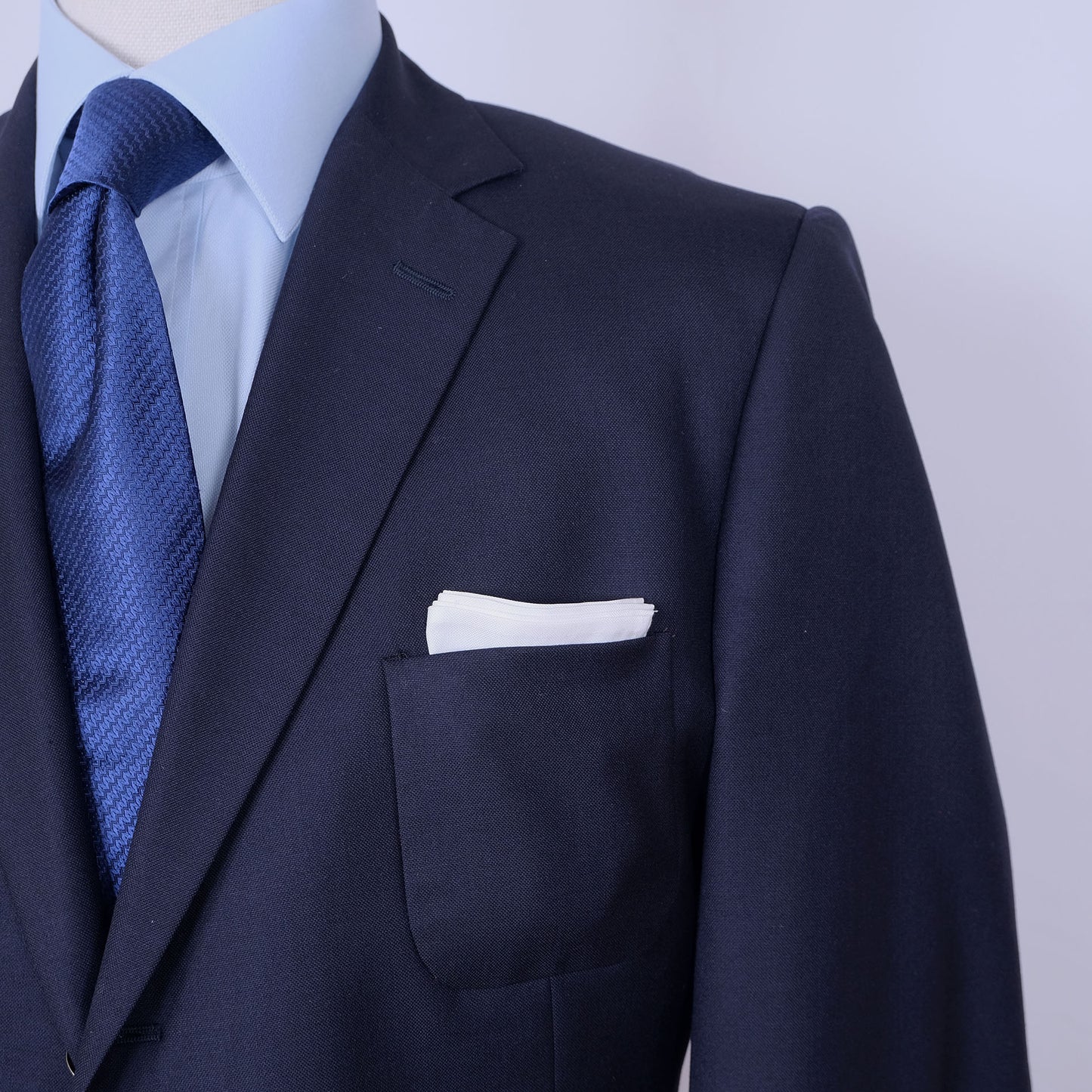 Gieves & Hawkes, blue blazer, size 56EU, metal buttons