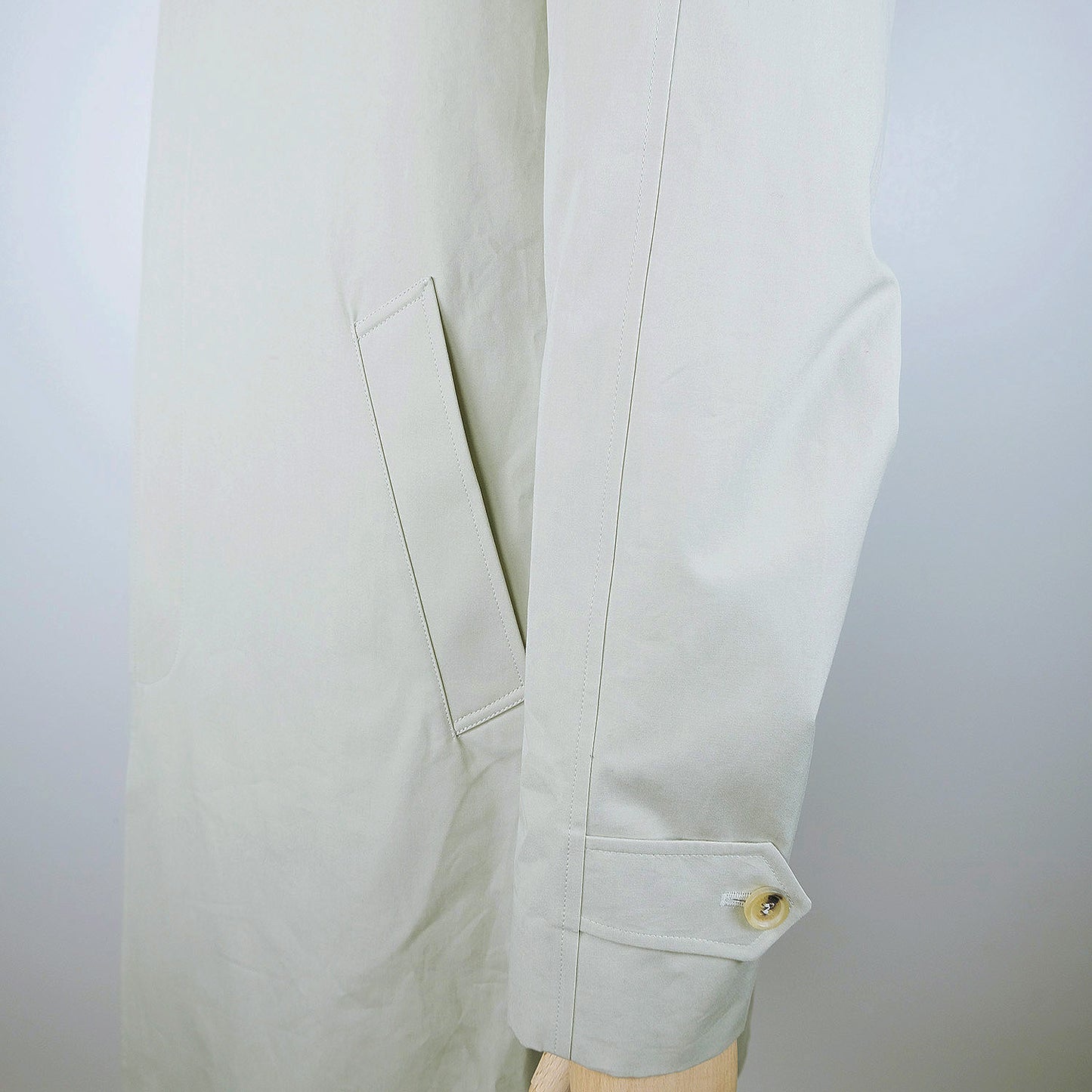 Hackett, vaalea sadetakki, koko 52, Ventile-kangas