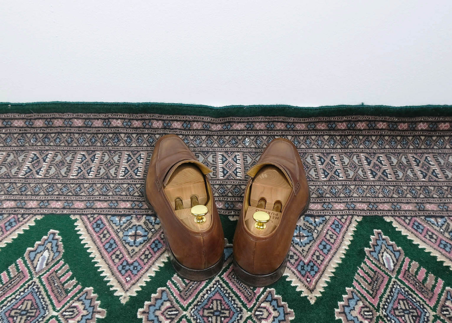 Italigente, ruskeat louferit, koko 43