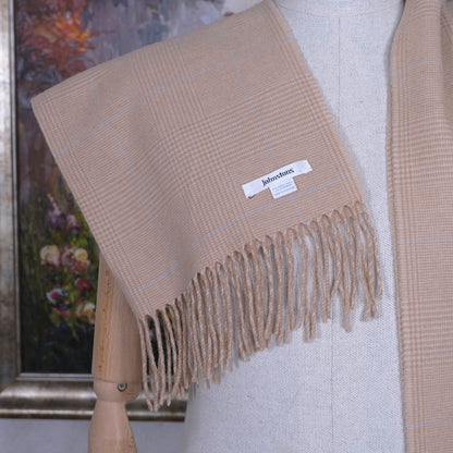 Johnston's of Elgin, beige kaulaliina, merinovillaa ja kashmiria