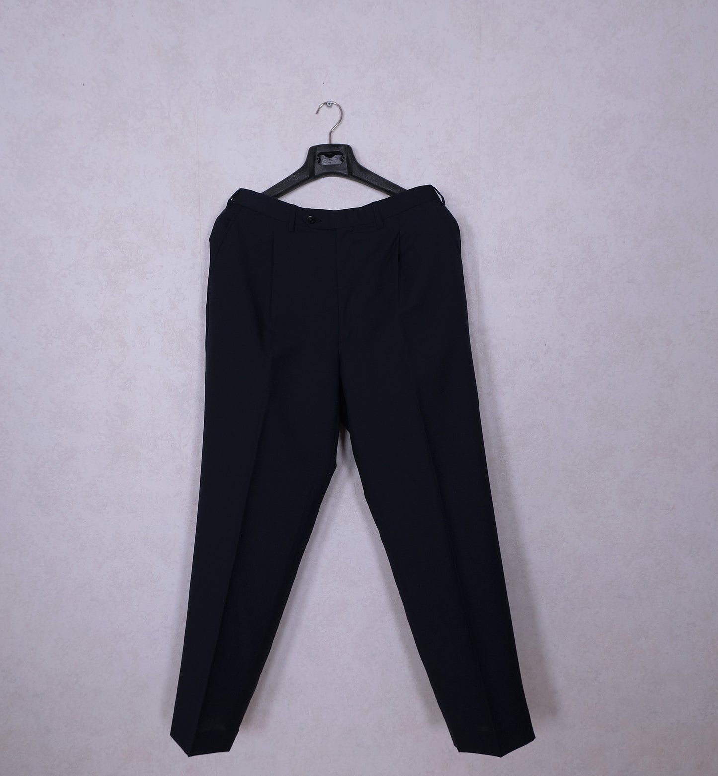 Brioni, käsintehty tumma puku, koko 54, ovh 4900 e