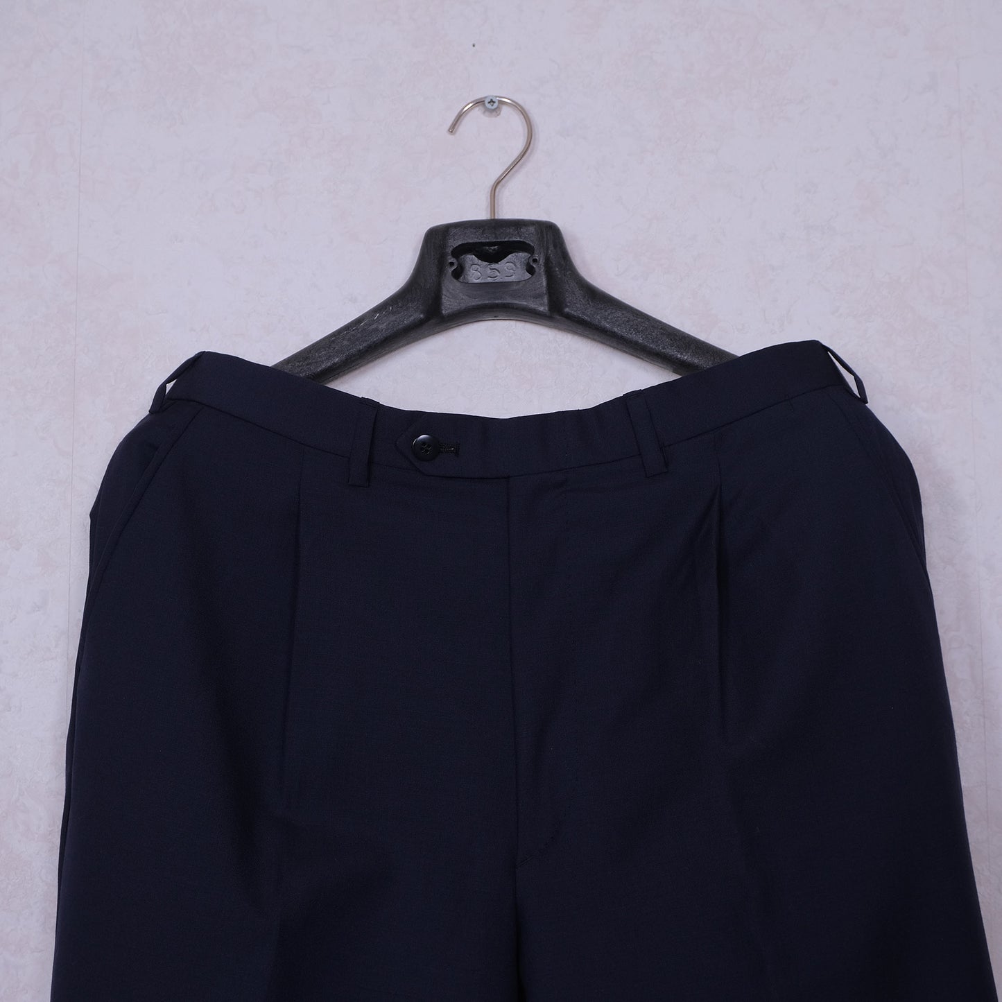 Brioni, käsintehty tumma puku, koko 54, ovh 4900 e