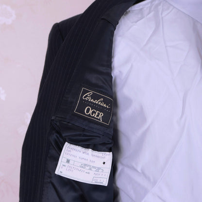 Corneliani, tumma puku, koko 52, pitkä mitoitus, liituraita