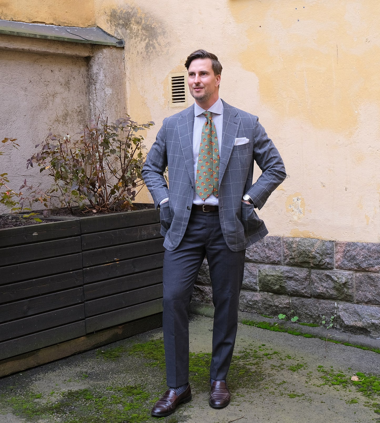 Vaatturiliike Sauma, upea harmaa irtotakki, koko 52, käsin viimeistelty