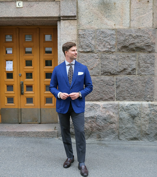 Vaatturiliike Sauma, upeampi sininen irtotakki, koko 52, käsin viimeistelty