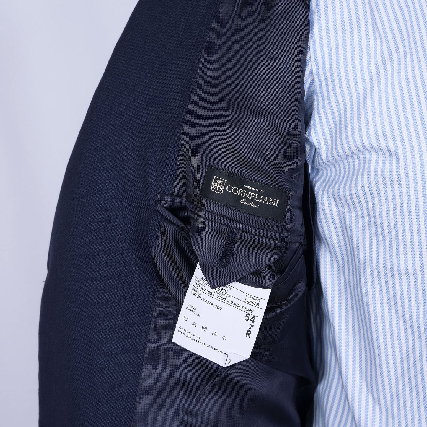 Corneliani, sininen bleiseri, koko 54, hoikka, metallinapit