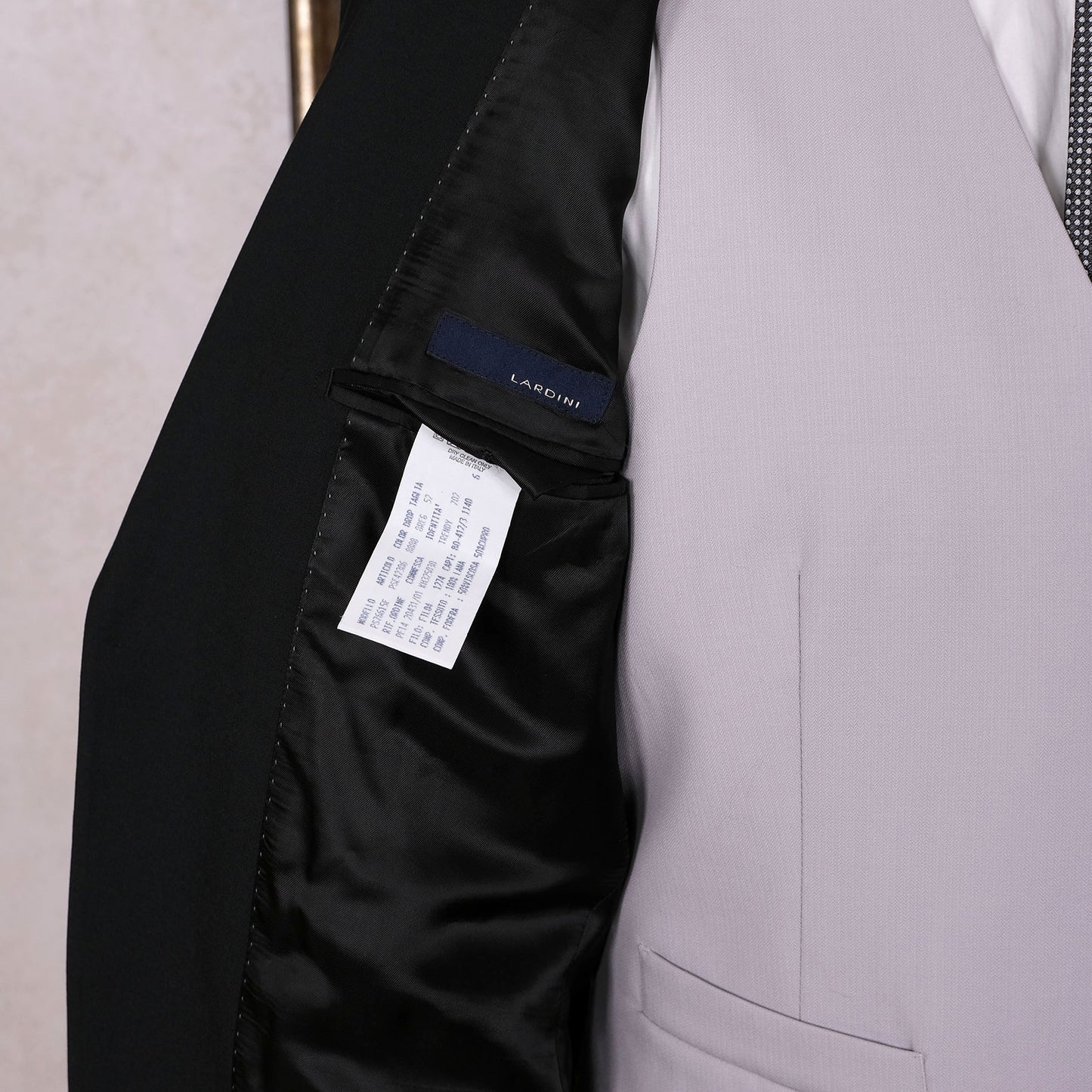 Lardini, lounaspuku, koko 50, sulhasen asu, juhlavaatteet