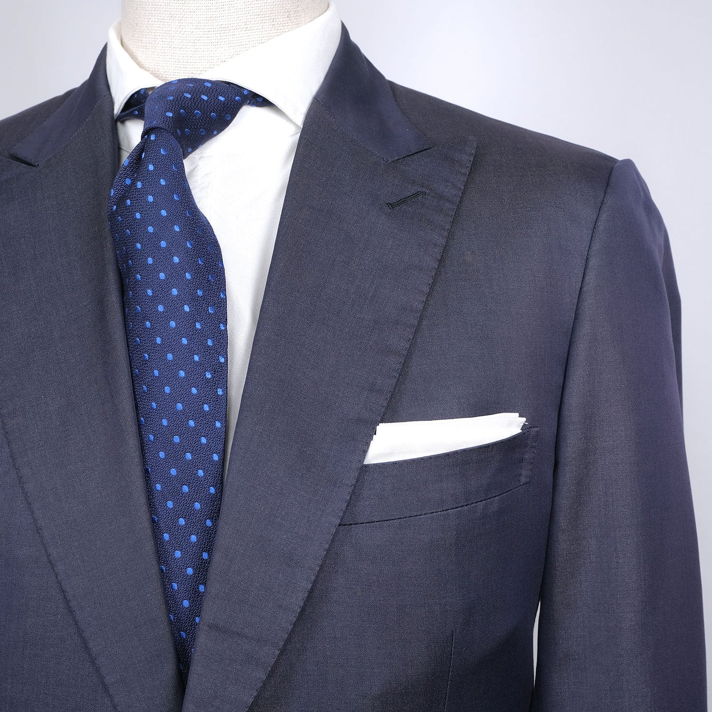 Brioni, sininen käsintehty irtotakki, koko 50, silkkiä ja puuvillaa