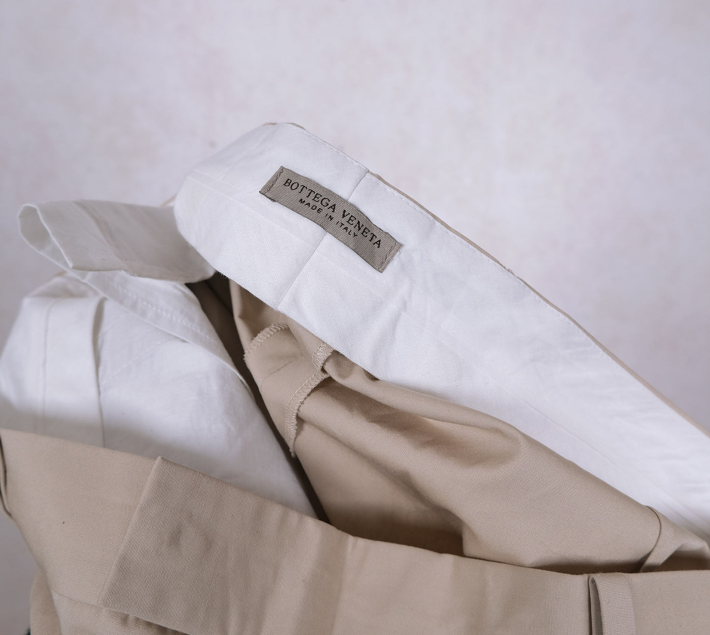 Bottega Veneta, vaaleat suorat housut, koko 37'', puuvillaa