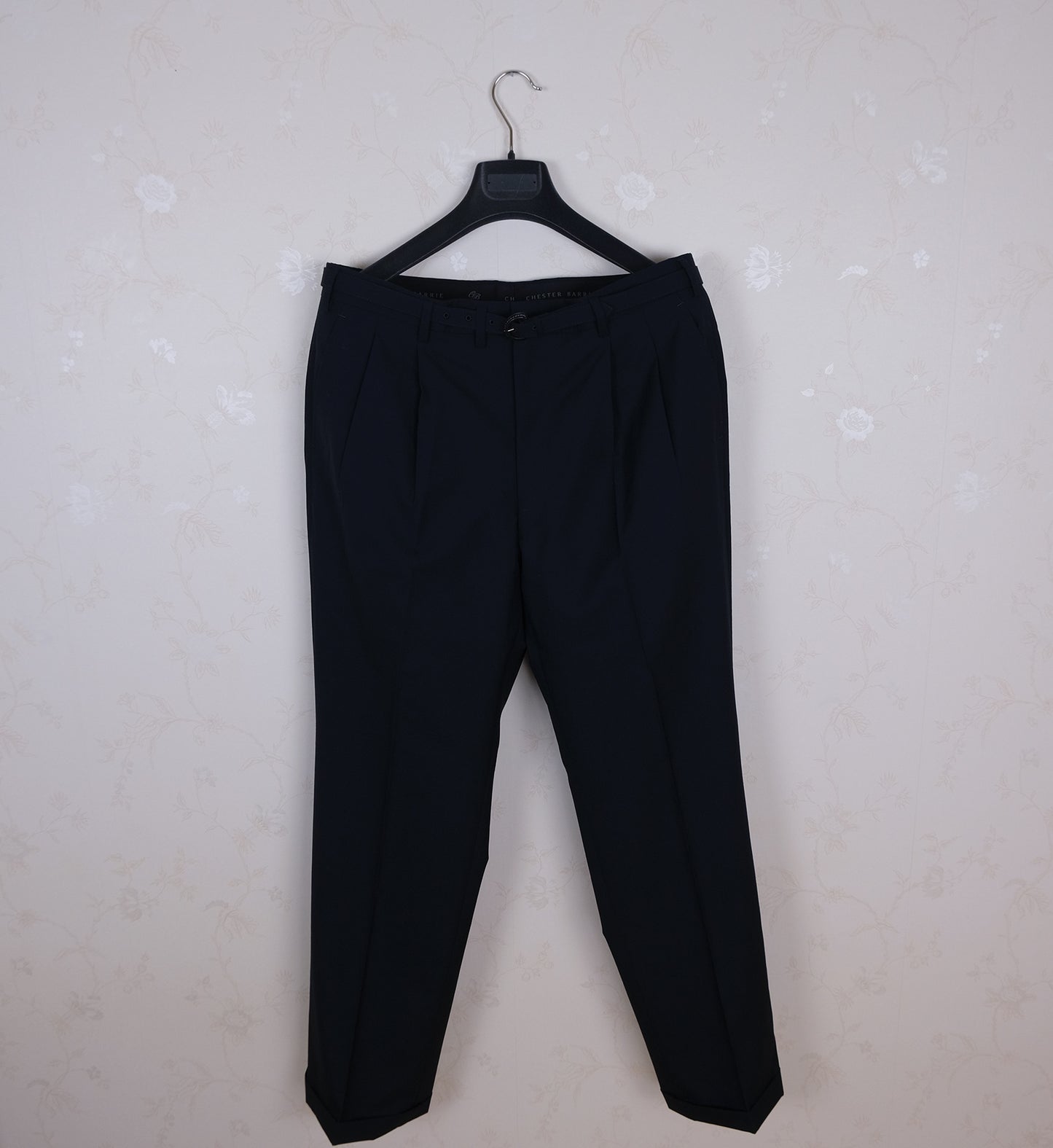 Chester Barrie, navy cashmere jacket, size 56EU, RRP 2400 euros
