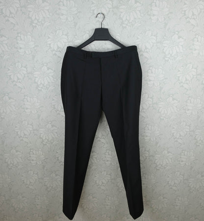 Hugo Boss, tumma puku, koko 50, musta väri, kuin uusi