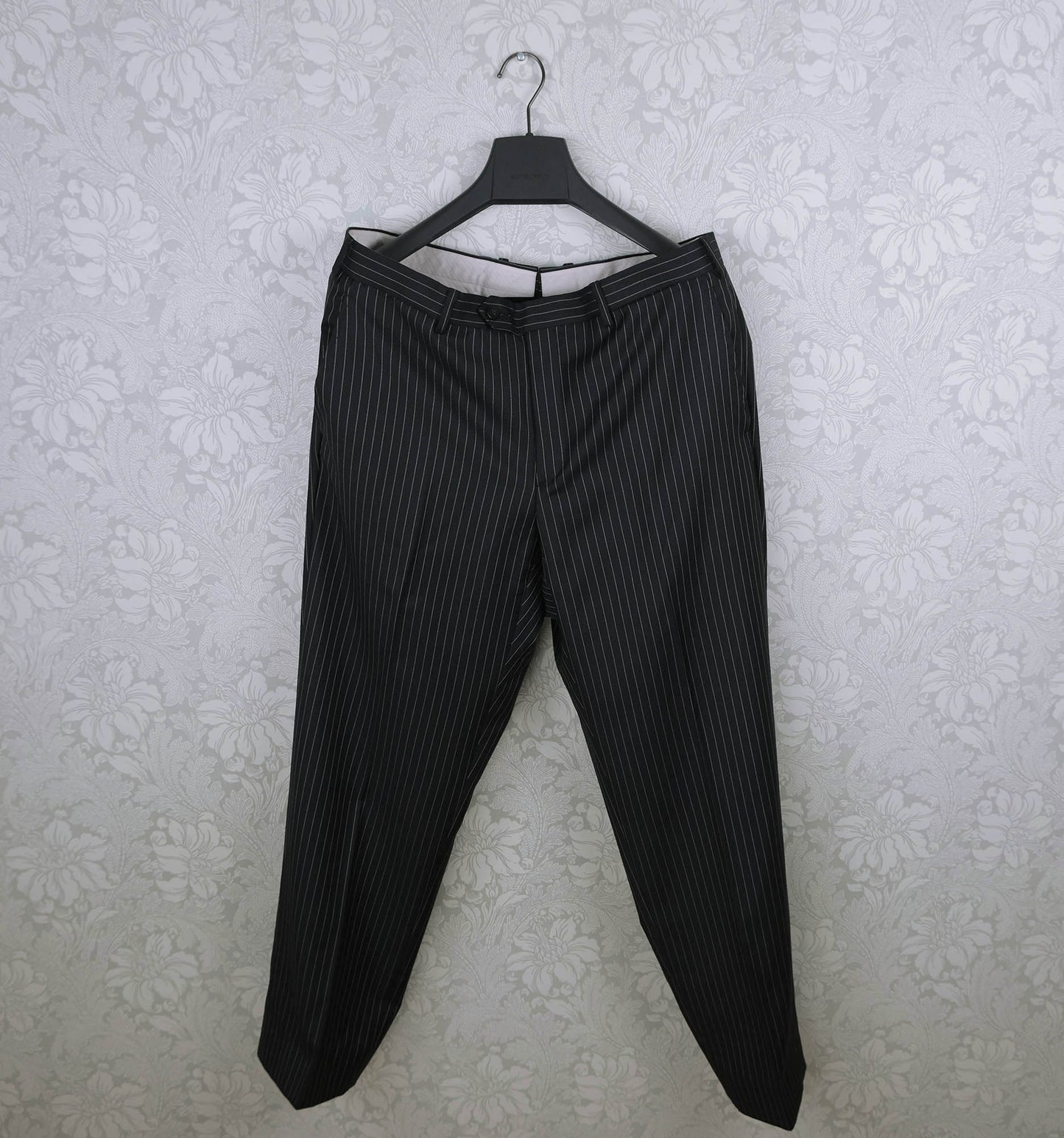 Raffaele Caruso, dark suit, size 44UK, pinstripe
