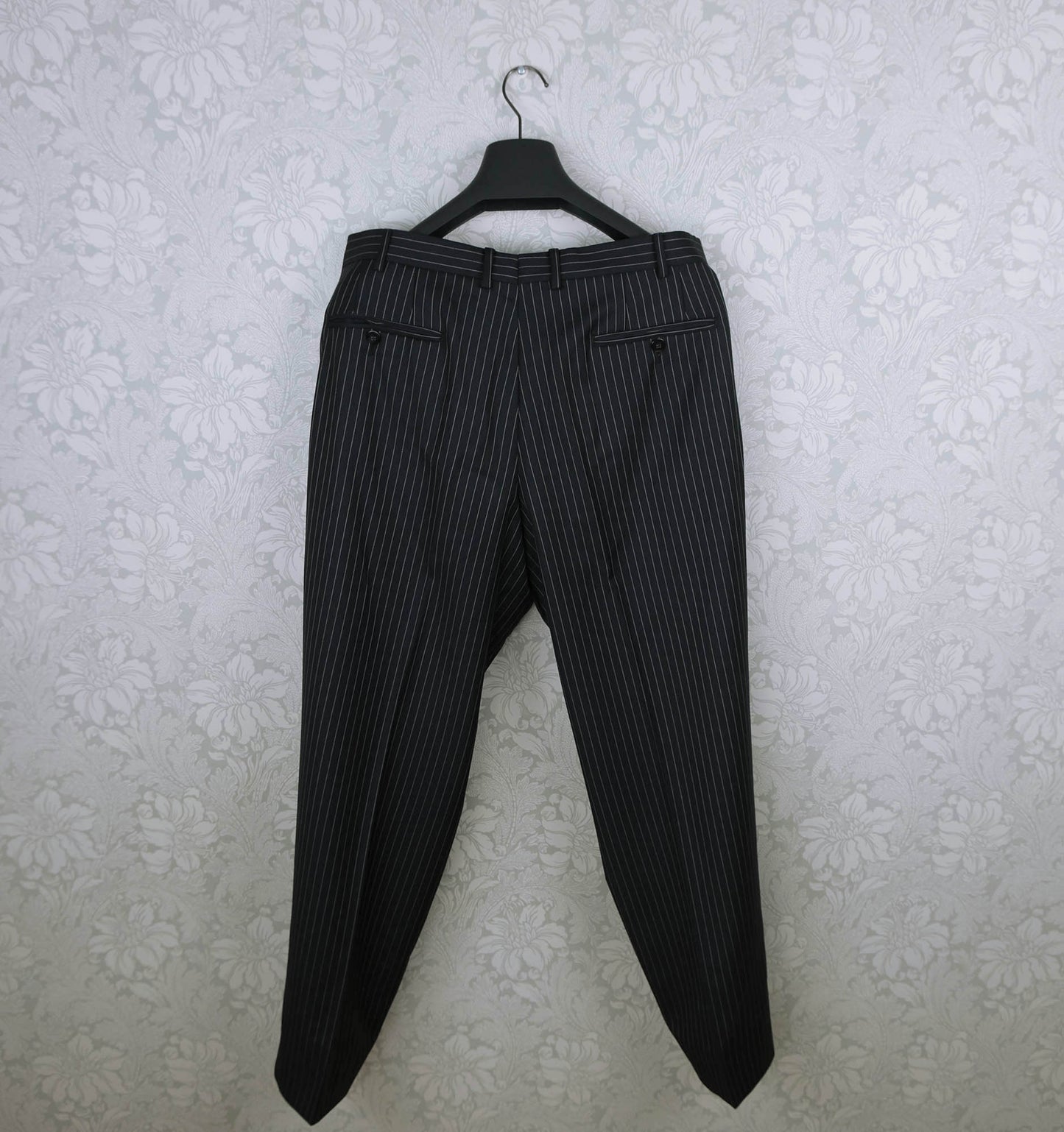 Raffaele Caruso, dark suit, size 44UK, pinstripe