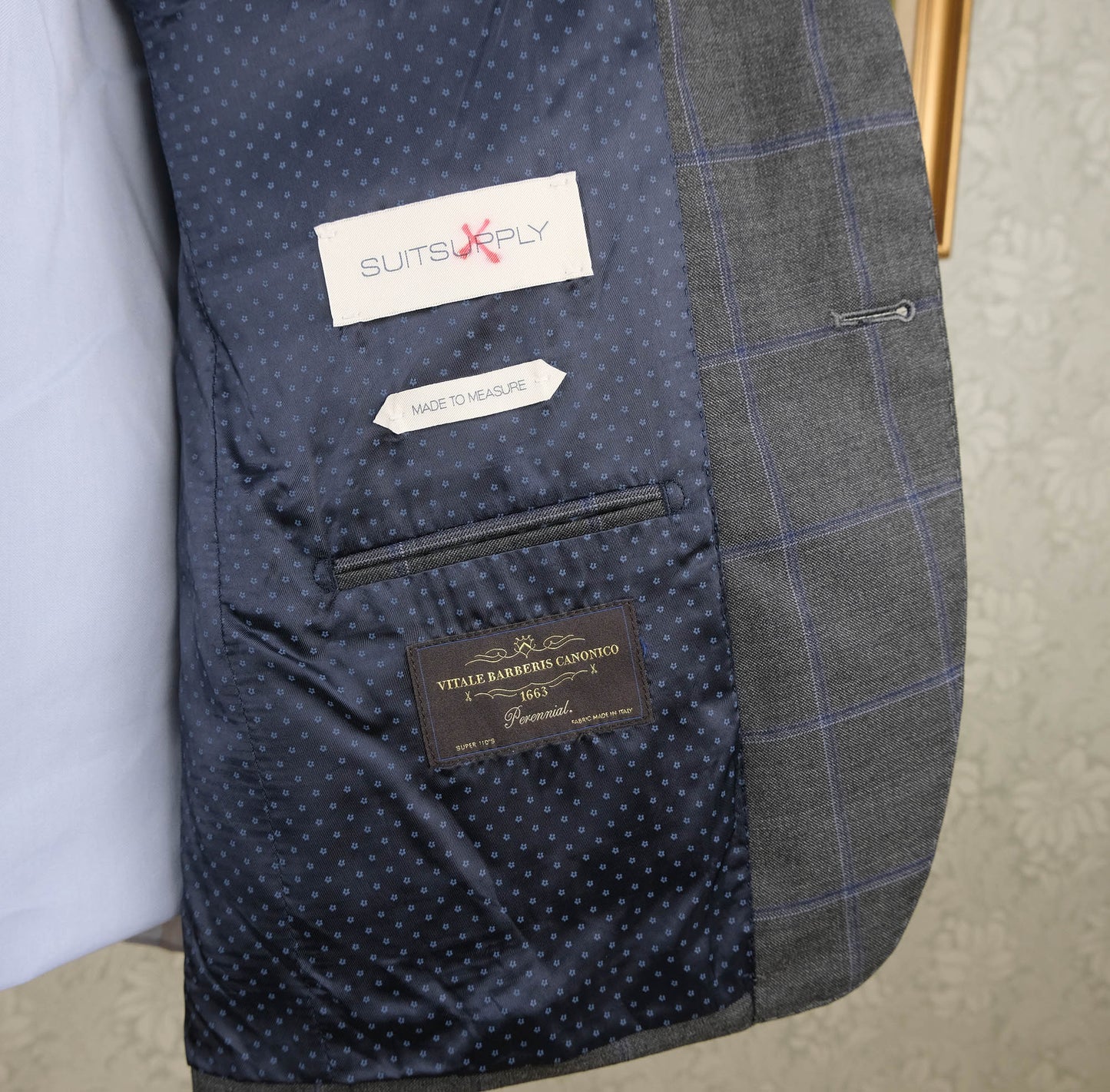 Suitsupply, harmaa irtotakki, koko 48, mittatilaus