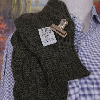 S.N.S. Herning, vihreä paksu kaulaliina, palmikkokuvio