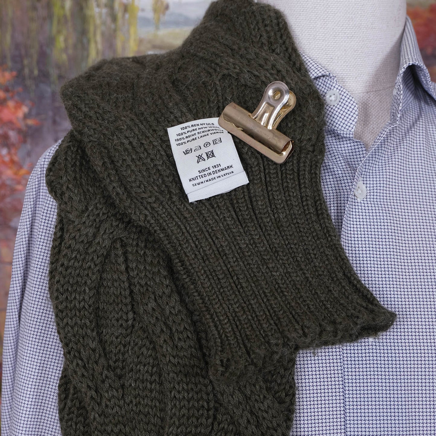 S.N.S. Herning, green thick scarf, cable knit pattern