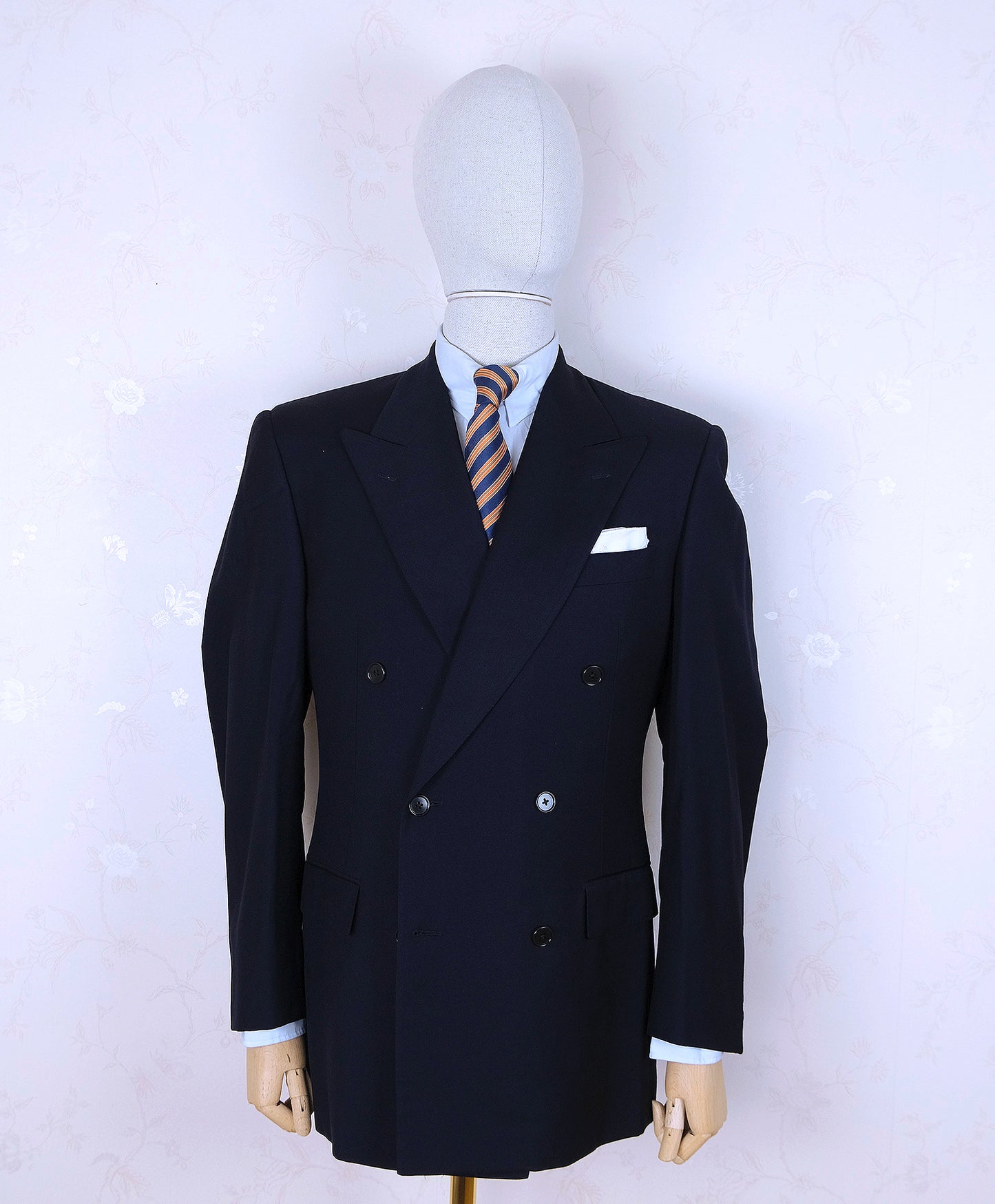 Sartoria Nervesa, gorgeous business suit, size 38EU, handmade