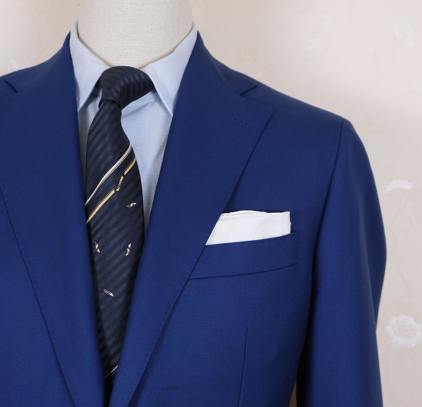 Skabo Oslo, bright blue suit, size 42UK, strong colour