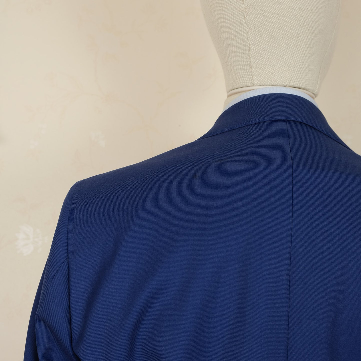 Skabo Oslo, bright blue suit, size 42UK, strong colour