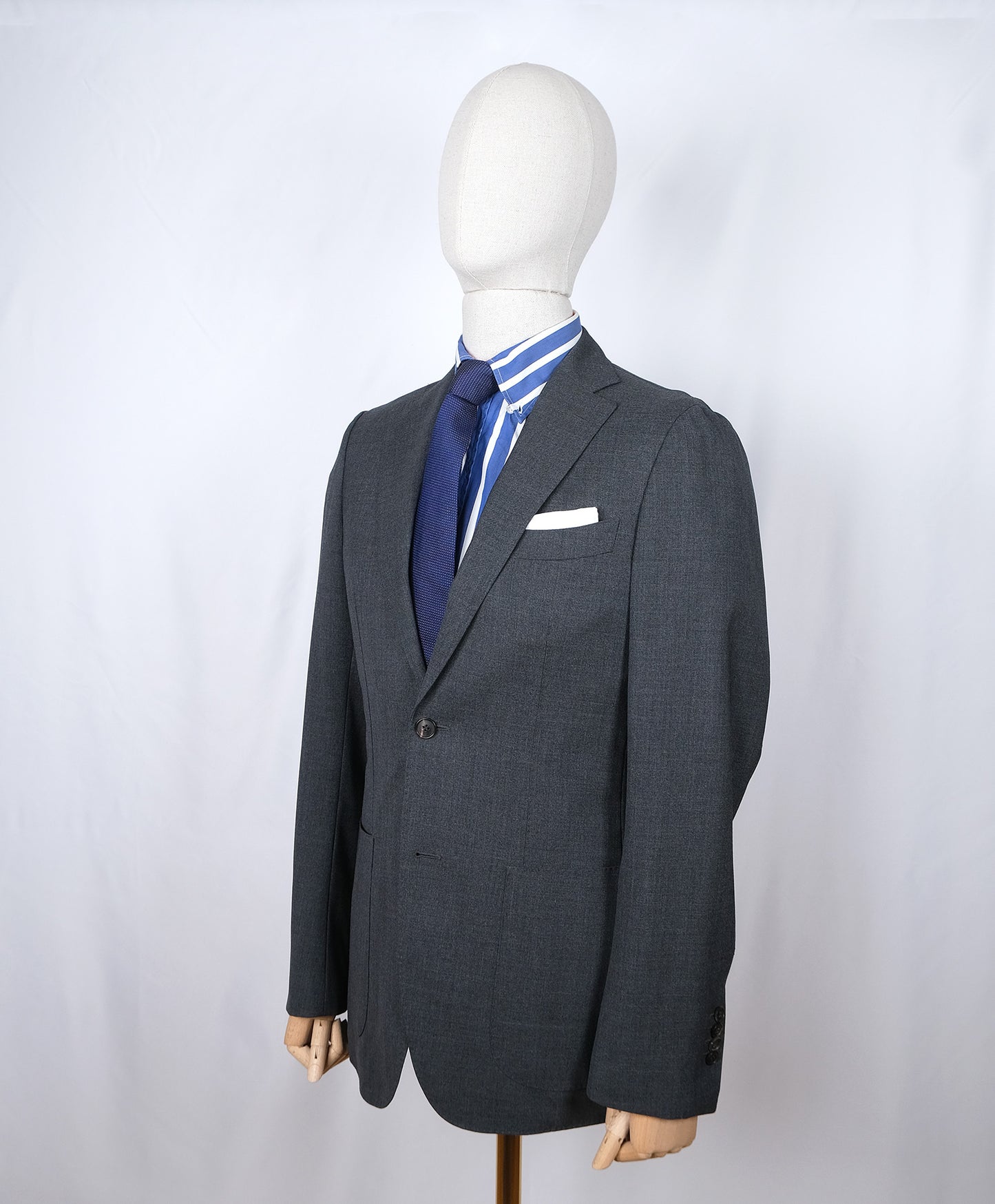 Suitsupply, tumma puku, koko 50, kuin uusi