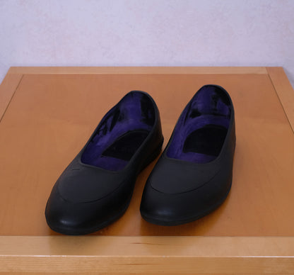 Swims, mustat kalossit, koko L, violetti vuori