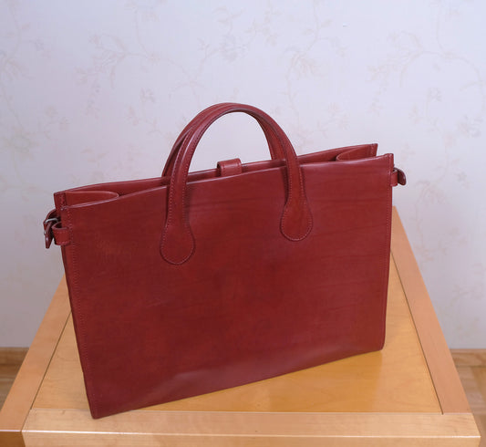 Bill Amberg, a smart red-brown briefcase, made in England