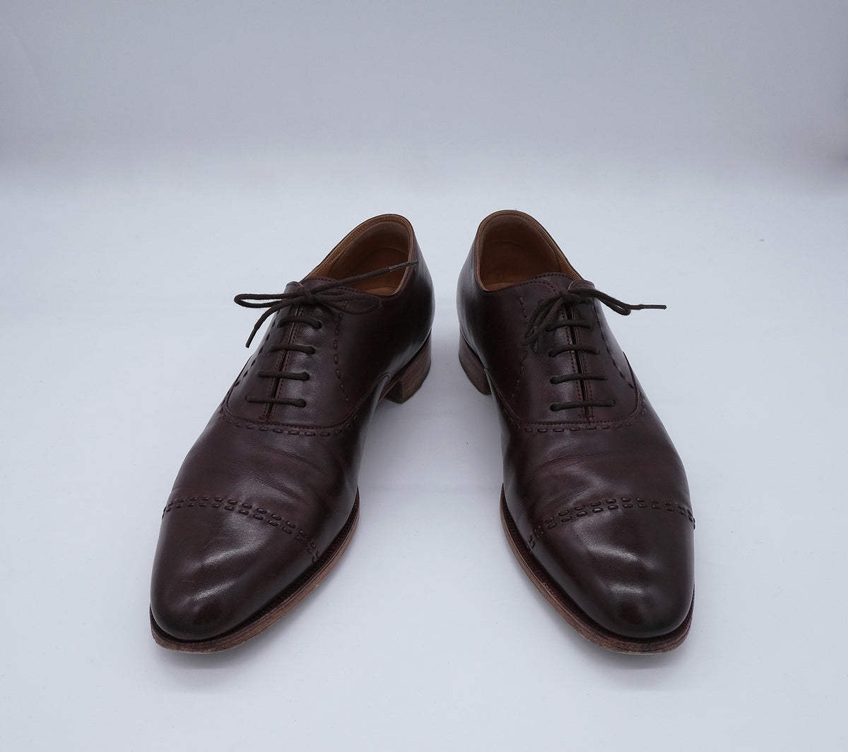 John Lobb, tummanpunaiset pukukengät, koko 42, keräilymalli