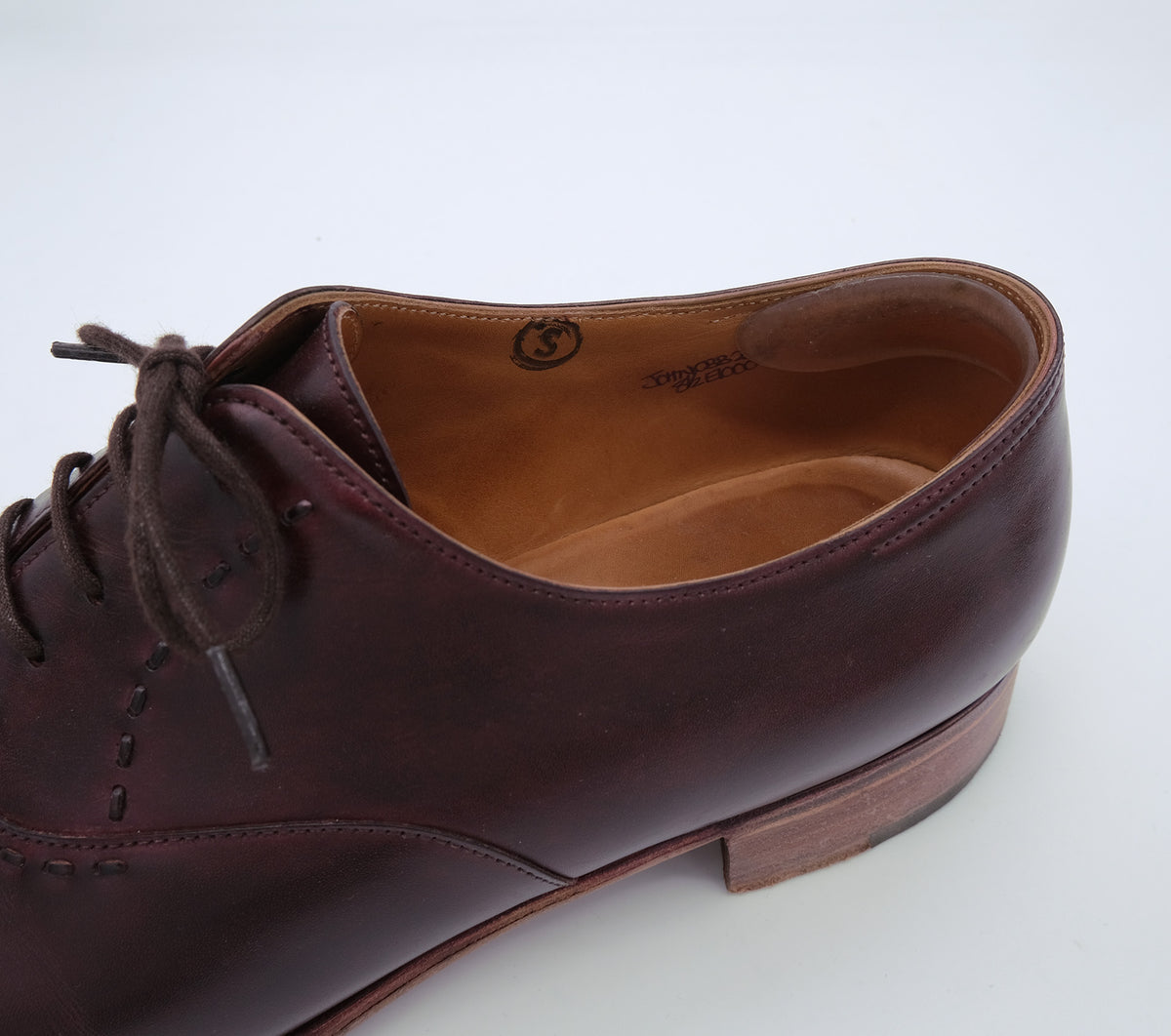 John Lobb, tummanpunaiset pukukengät, koko 42, keräilymalli