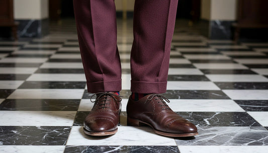 John Lobb, tummanpunaiset pukukengät, koko 42, keräilymalli