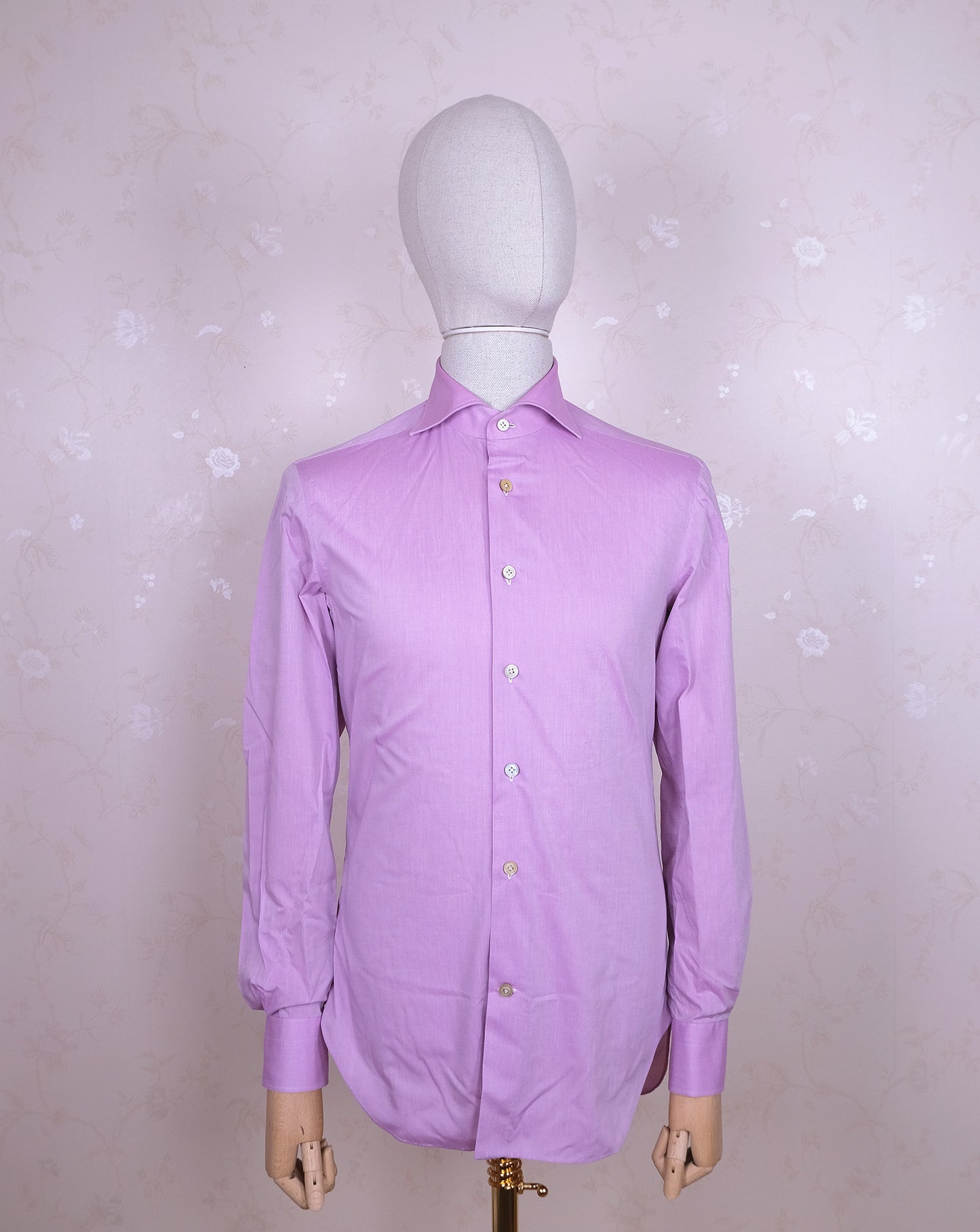 Kiton, laventelin värinen kauluspaita, koko 39, käsin ommeltu