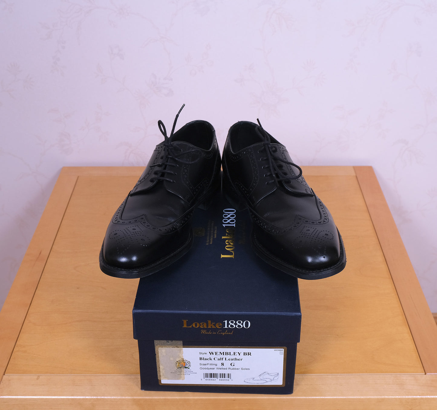 Loake, mustat brogue-kengät, koko 42, Dainite-kumipohjat