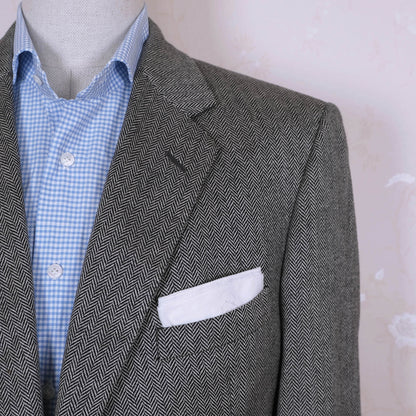 Chester Barrie, harmaa käsintehty kashmirtakki, koko 56, kalanruotokuvio