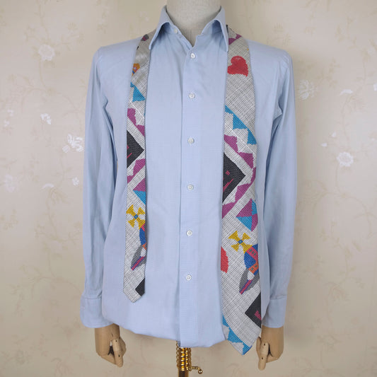 Vivienne Westwood, silkkisolmio, helmikirjailtu painokuvio